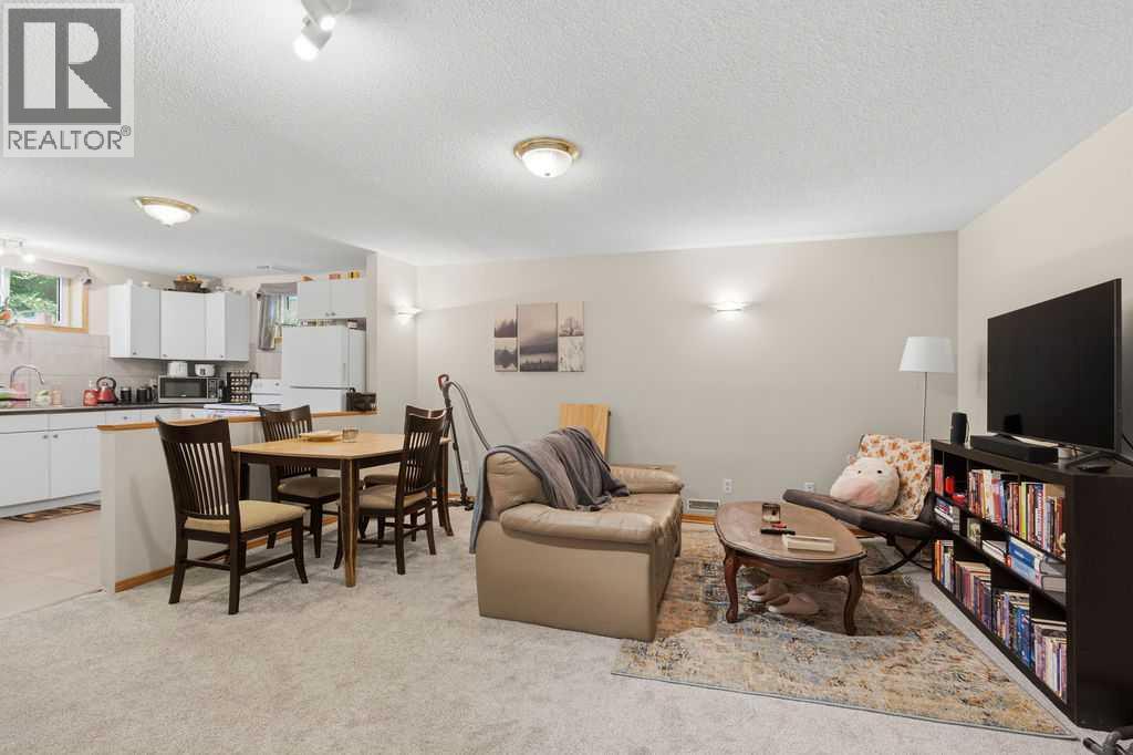 2219 35 Street SW - 25