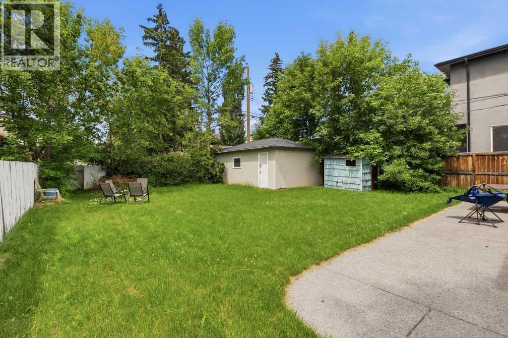 2219 35 Street SW - 26