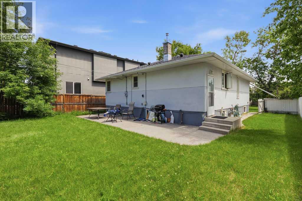 2219 35 Street SW - 27