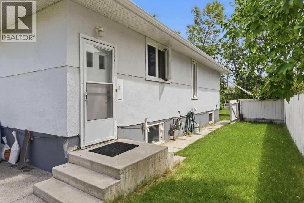 2219 35 Street SW - 29