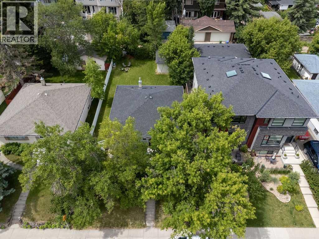 2219 35 Street SW - 30