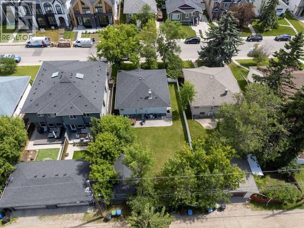 2219 35 Street SW - 32
