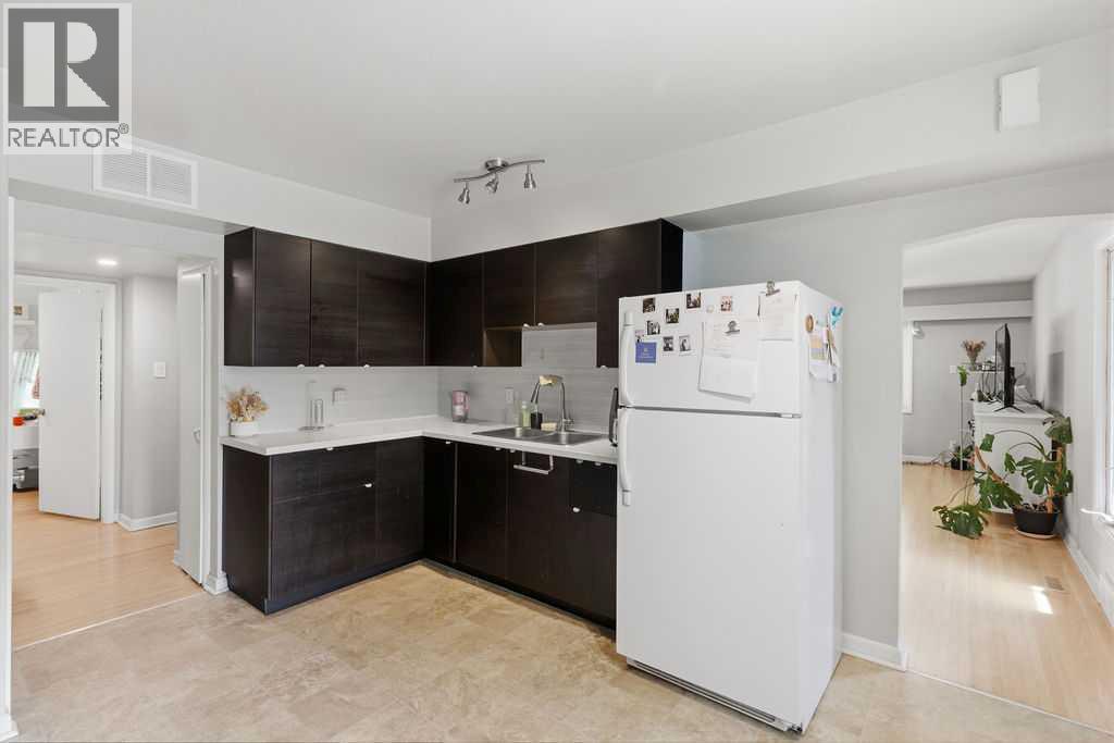 2219 35 Street SW - 7