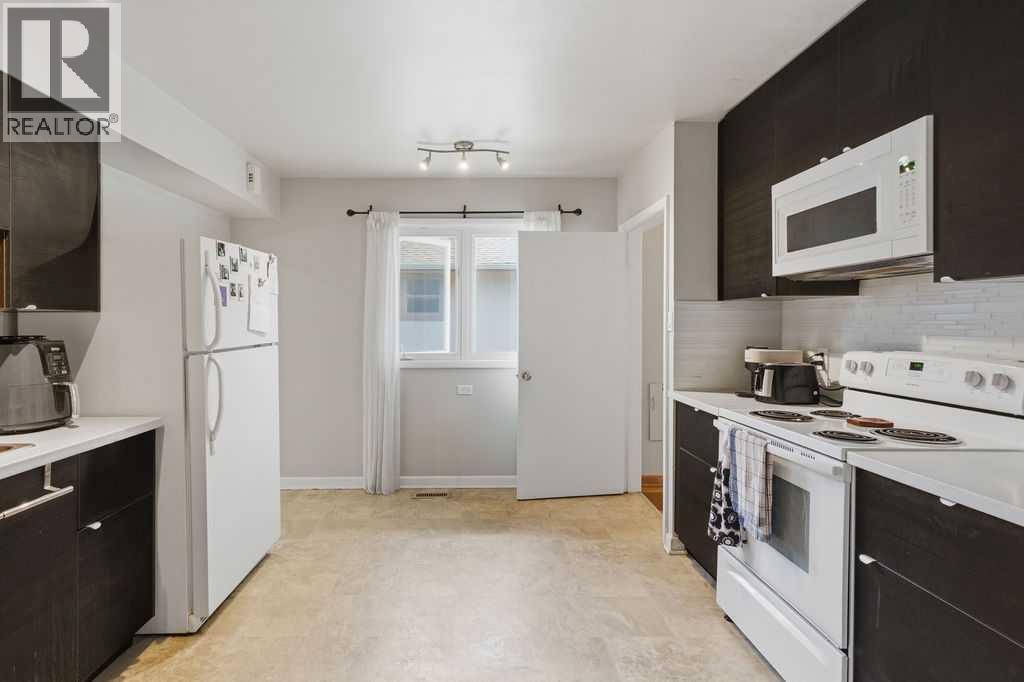 2219 35 Street SW - 9