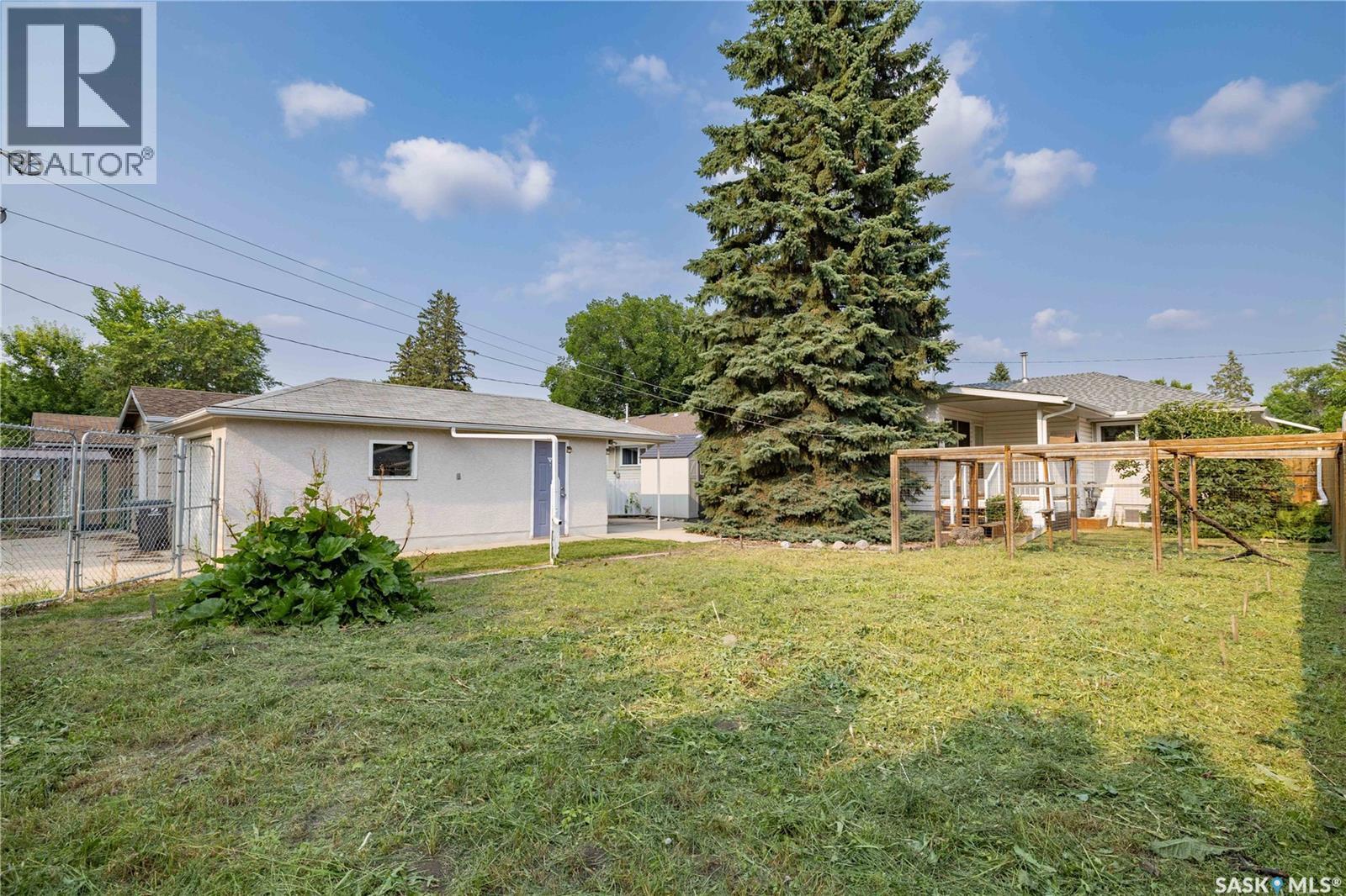 2808 Clarence AVENUE S, Saskatoon — photo 2