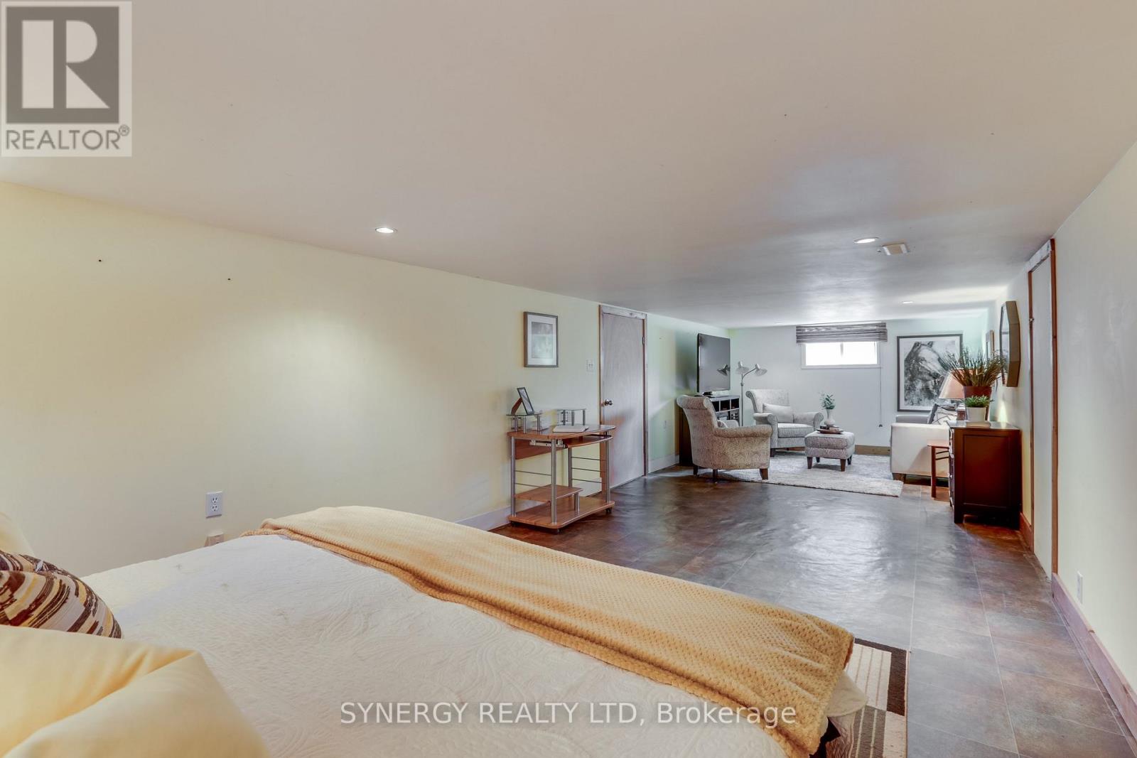 35 QUEEN STREET - 25
