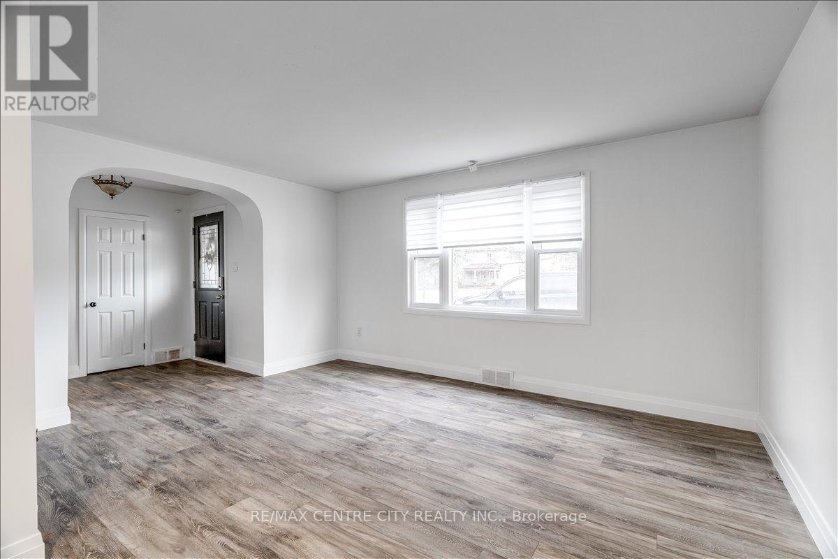 549 VICTORIA STREET - 7