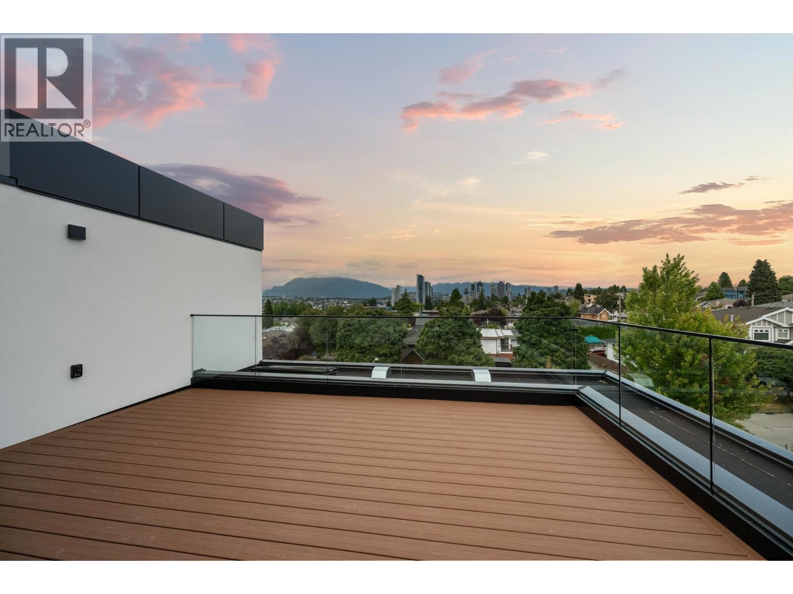 4 Bed, 5 Bath House for Sale in Vancouver – 2 3428 MONS DRIVE, Vancouver – MLS# R3148493 - Image 38