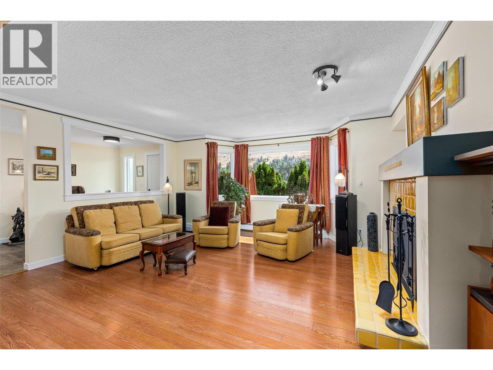 10330 Meadow Road - 12