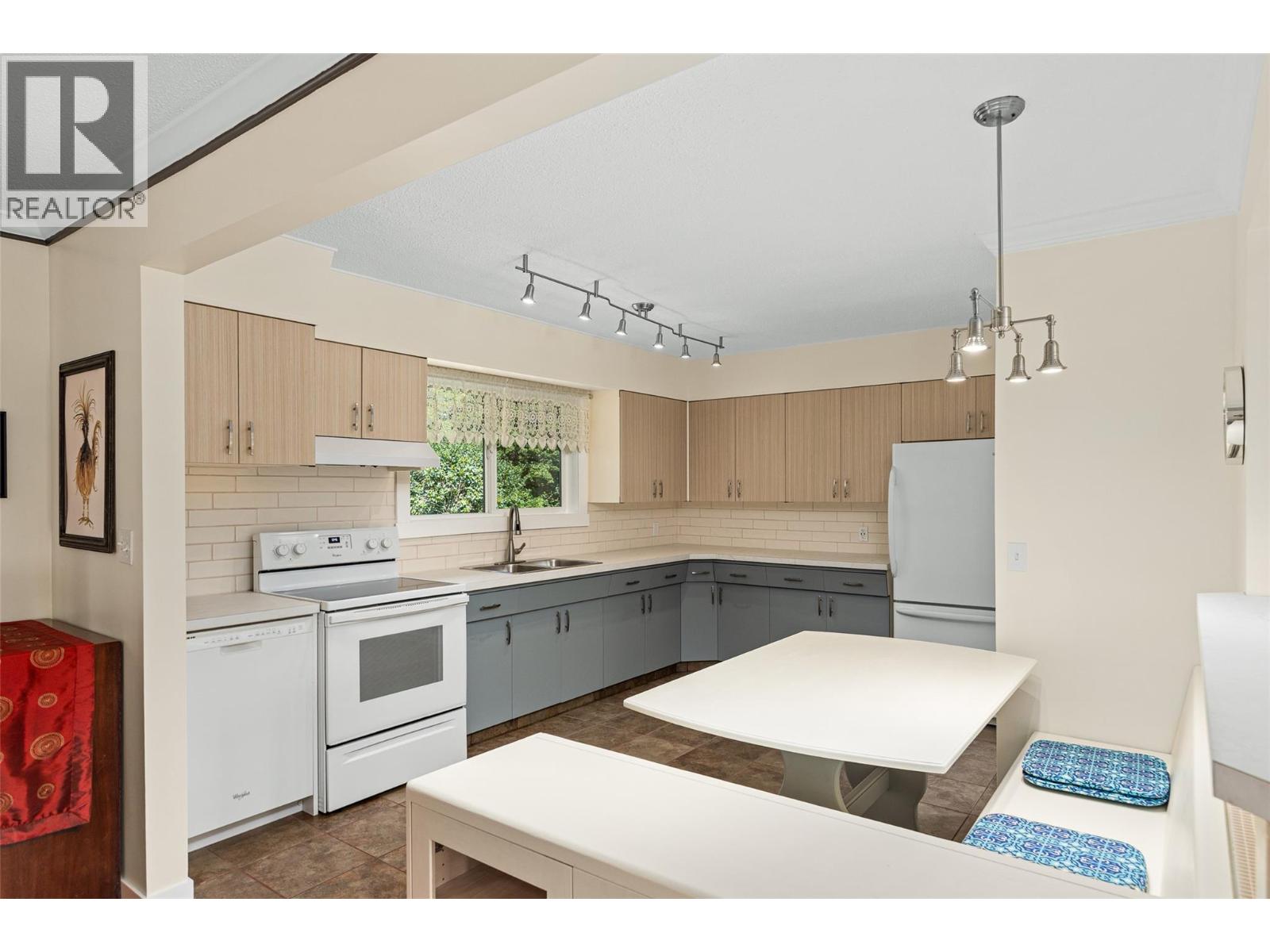 10330 Meadow Road - 16