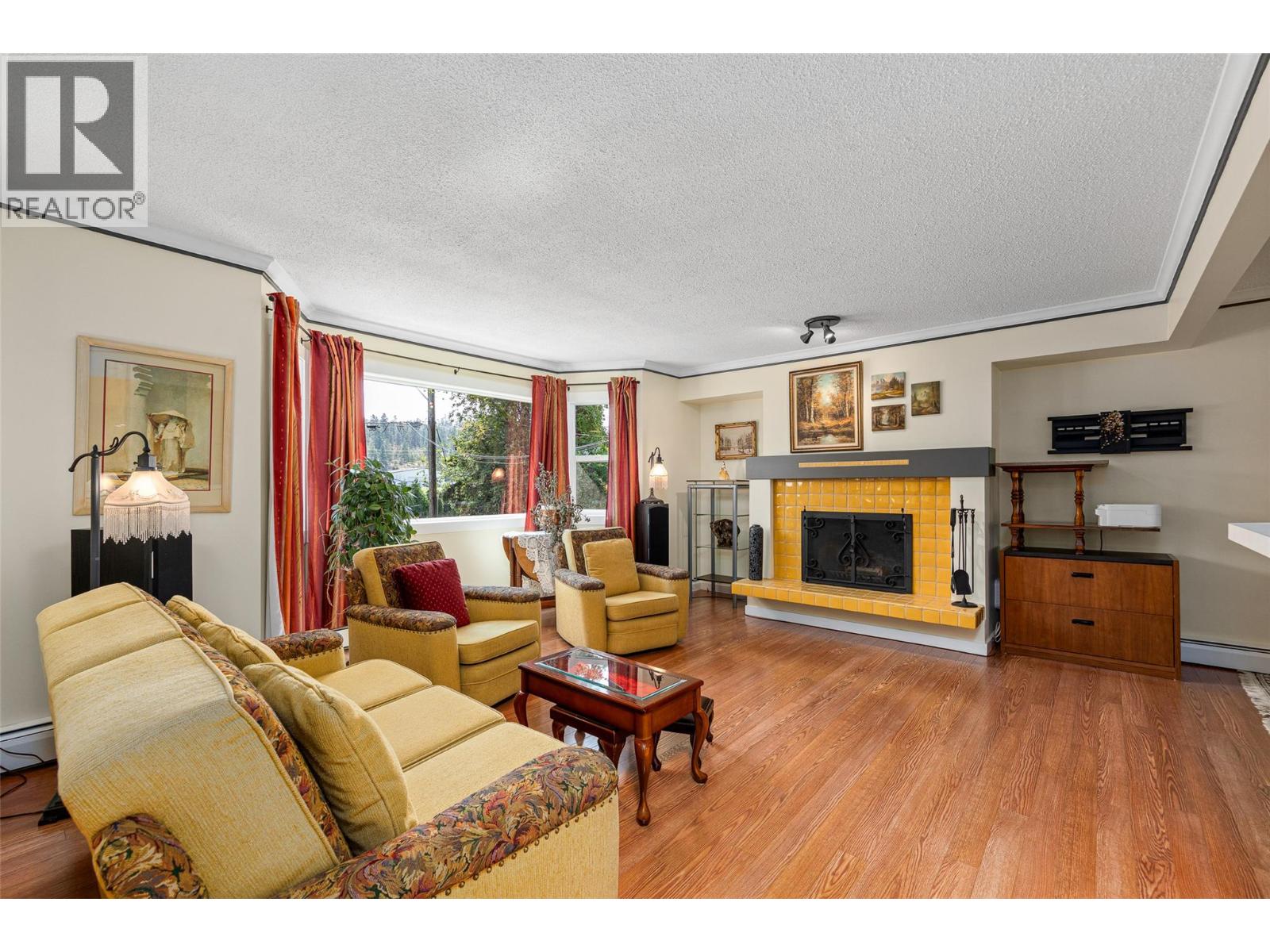 10330 Meadow Road - 10
