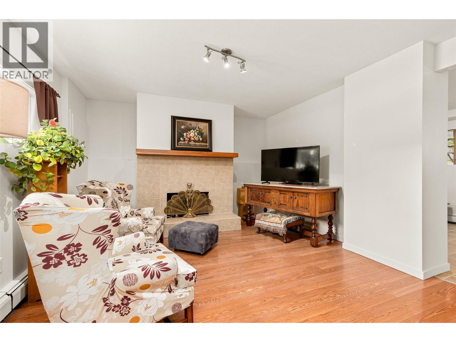 10330 Meadow Road - 45