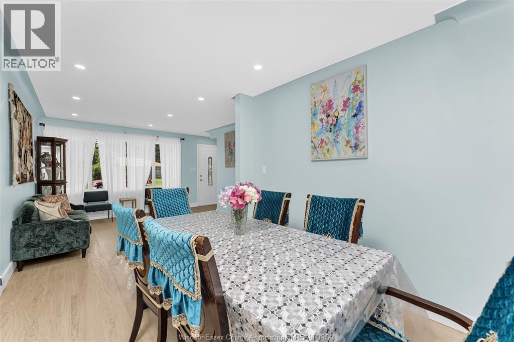 3660 ROXBOROUGH - 19