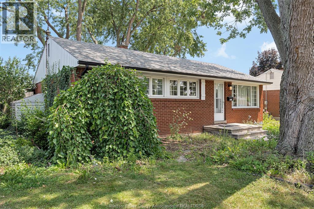 3660 ROXBOROUGH - 2