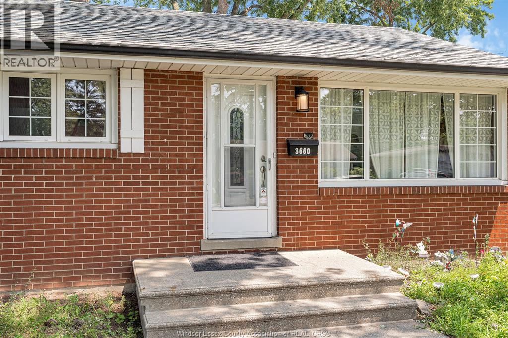 3660 ROXBOROUGH - 3