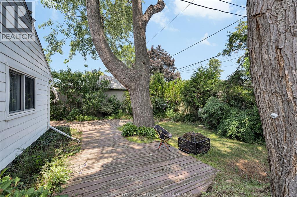 3660 ROXBOROUGH - 35
