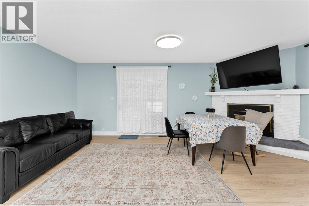 3660 ROXBOROUGH - 7