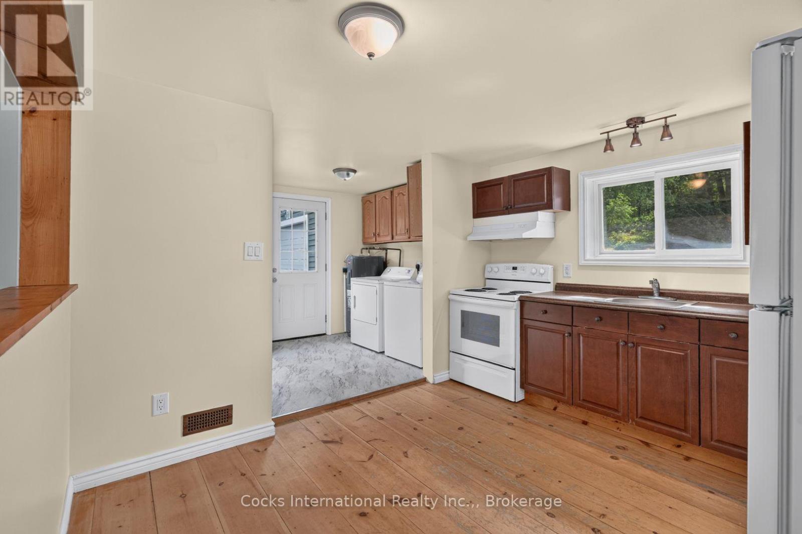 185 MCPHERSON STREET - Image 10