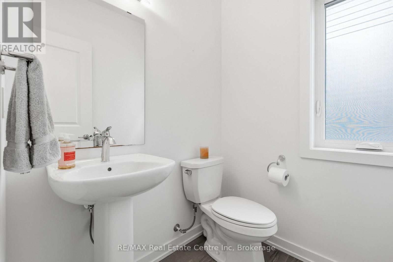 50 FERRIS CIRCLE - Image 10