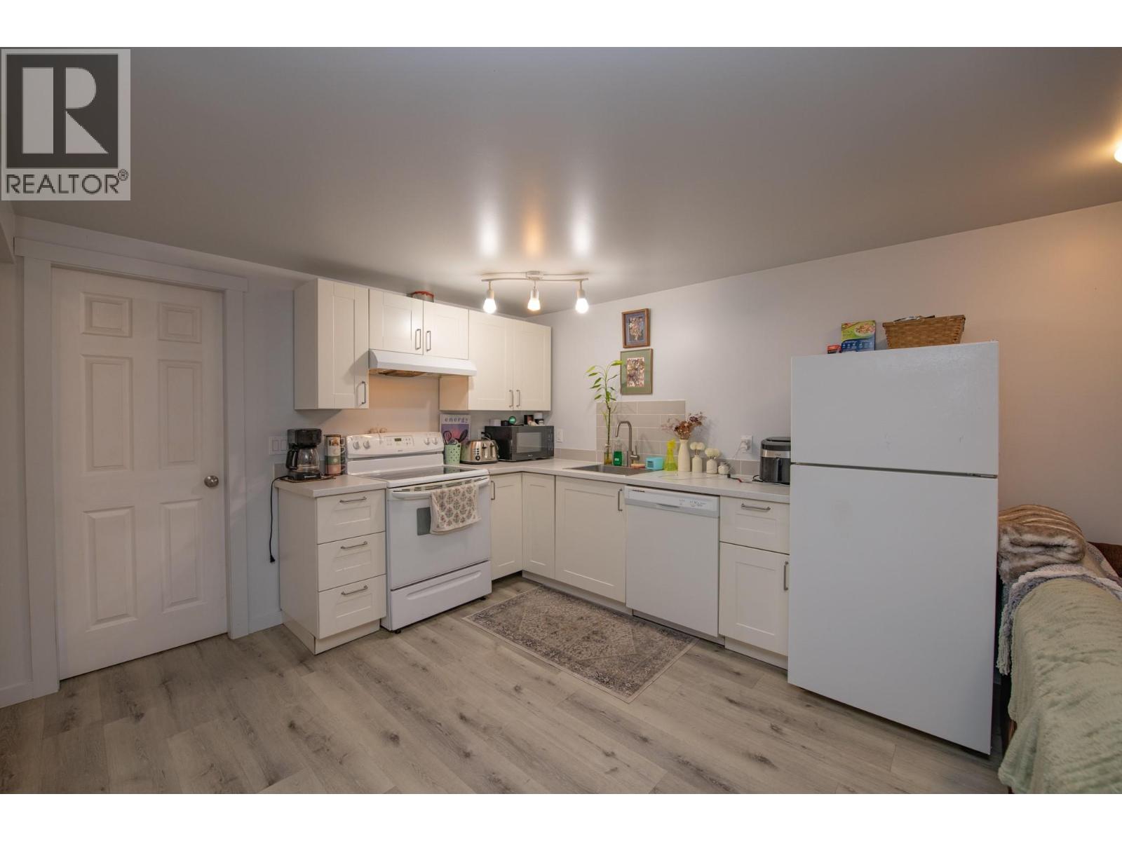 3313 Belaire Drive - 31