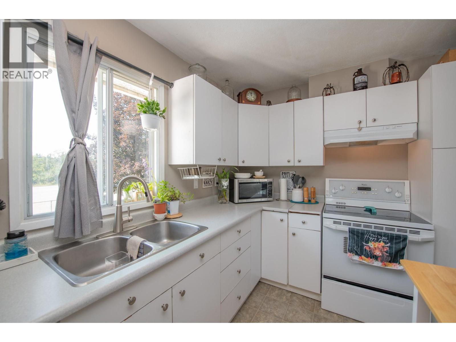 3313 Belaire Drive - 9