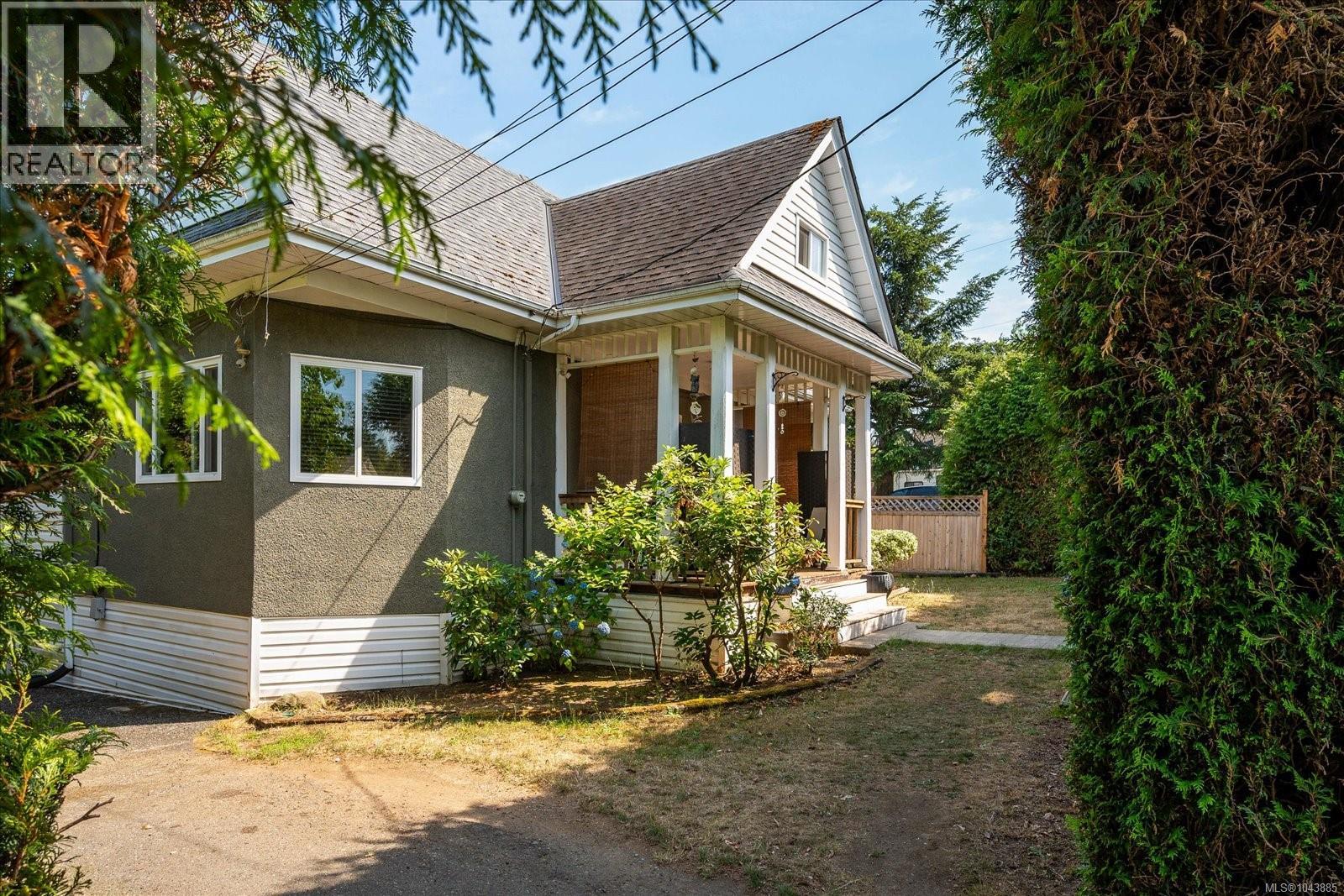 342 Howard Ave - 1