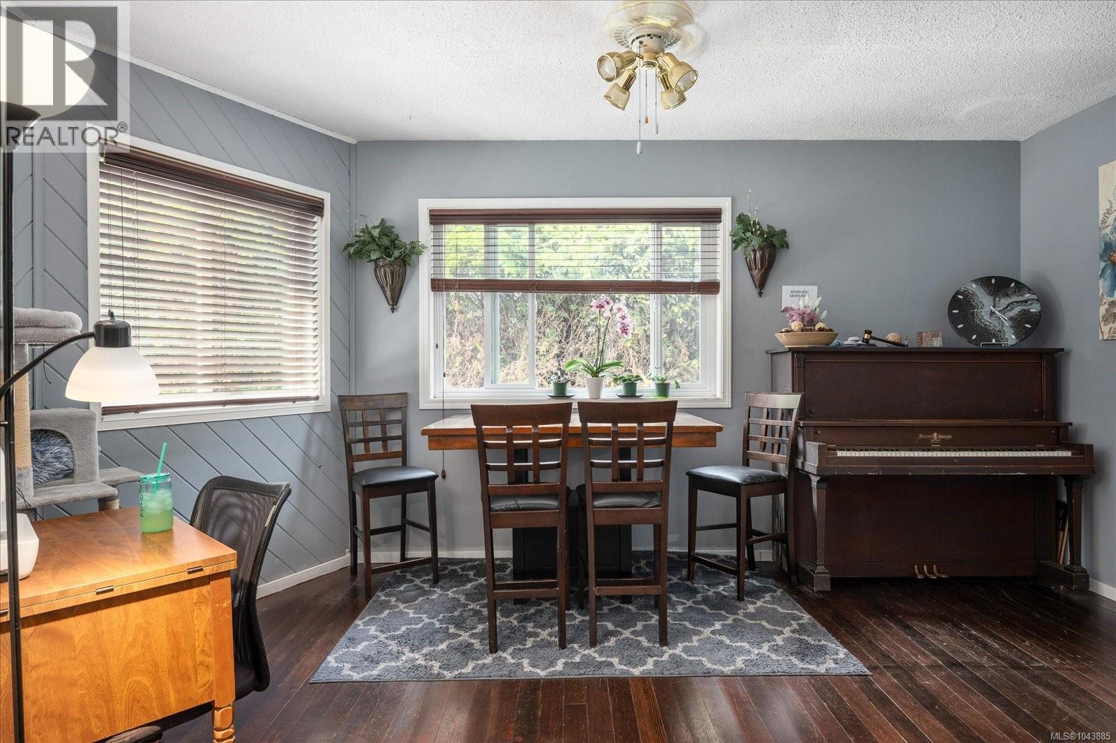 342 Howard Ave - 11