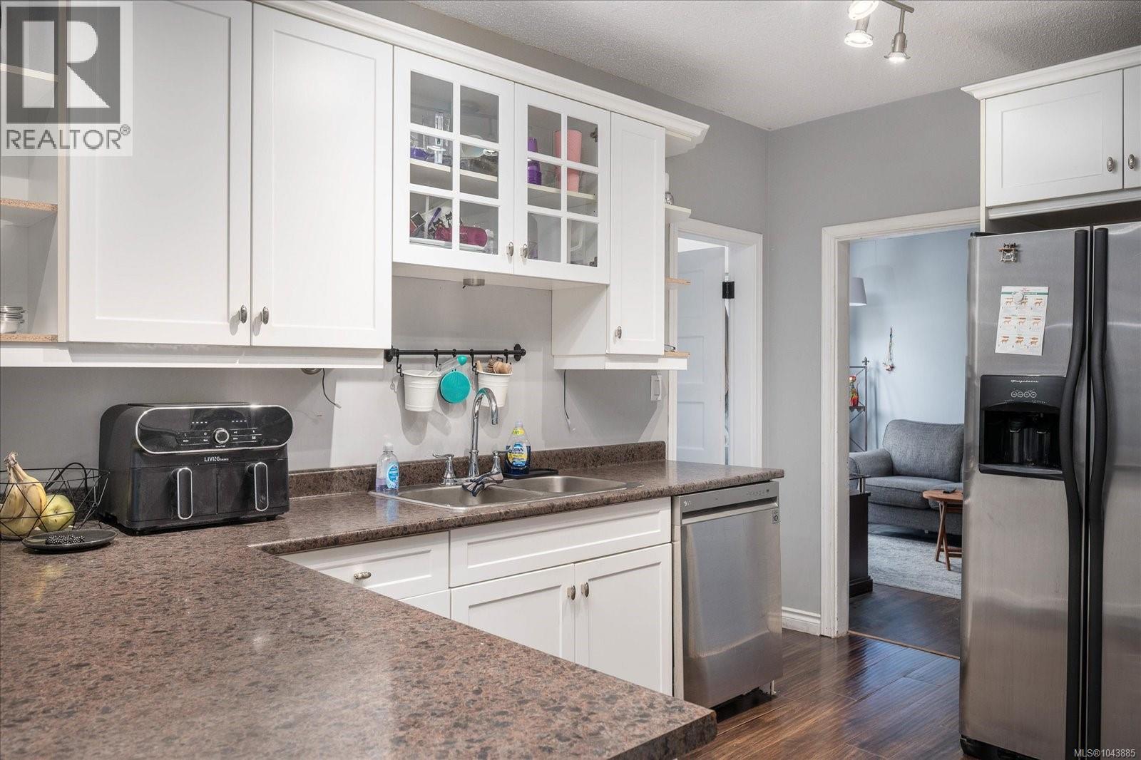 342 Howard Ave - 15