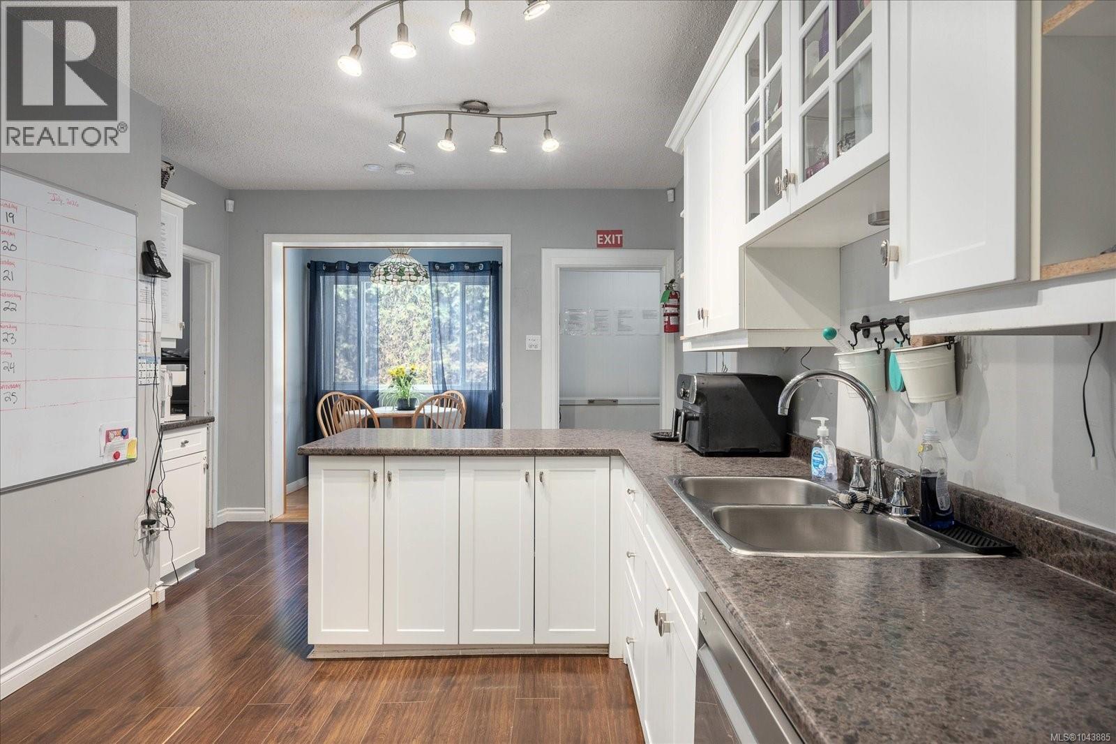 342 Howard Ave - 17