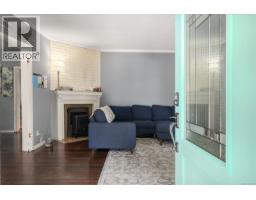 Living room - 342 Howard Ave, Nanaimo, BC V9R3R7 Photo 6