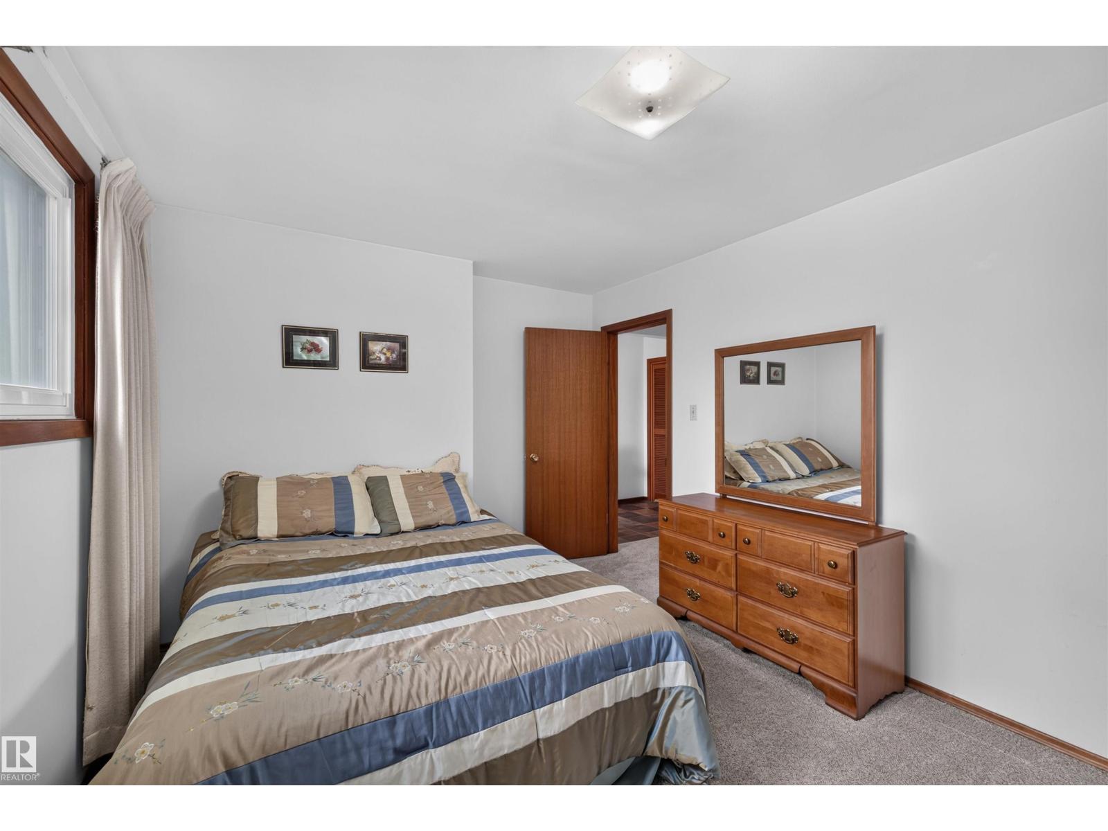 7011 141 Avenue NW NW NW - 21