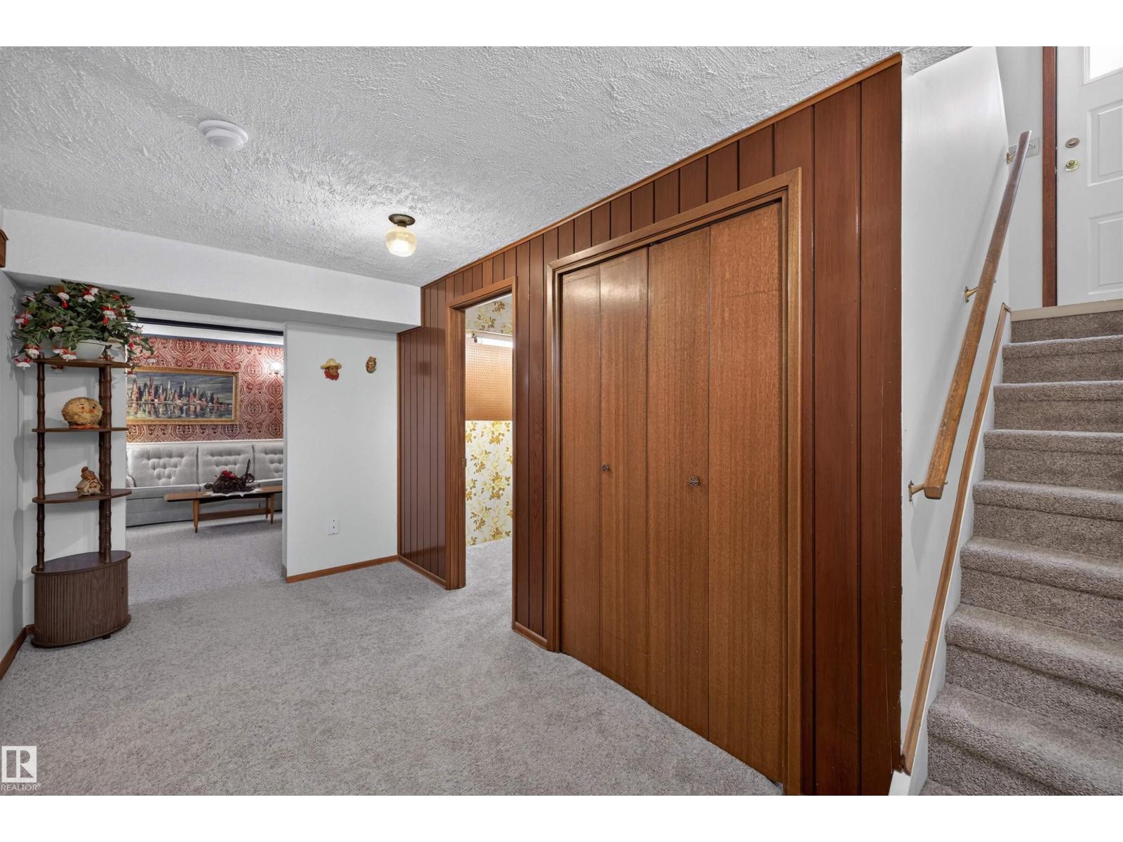 7011 141 Avenue NW NW NW - 22