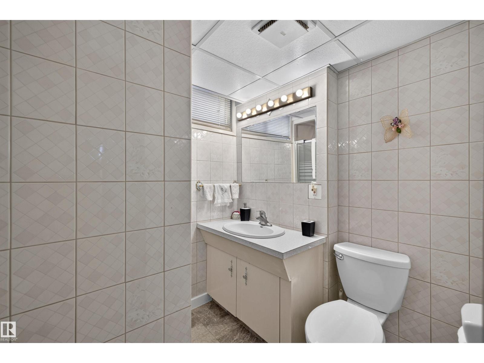 7011 141 Avenue NW NW NW - 29