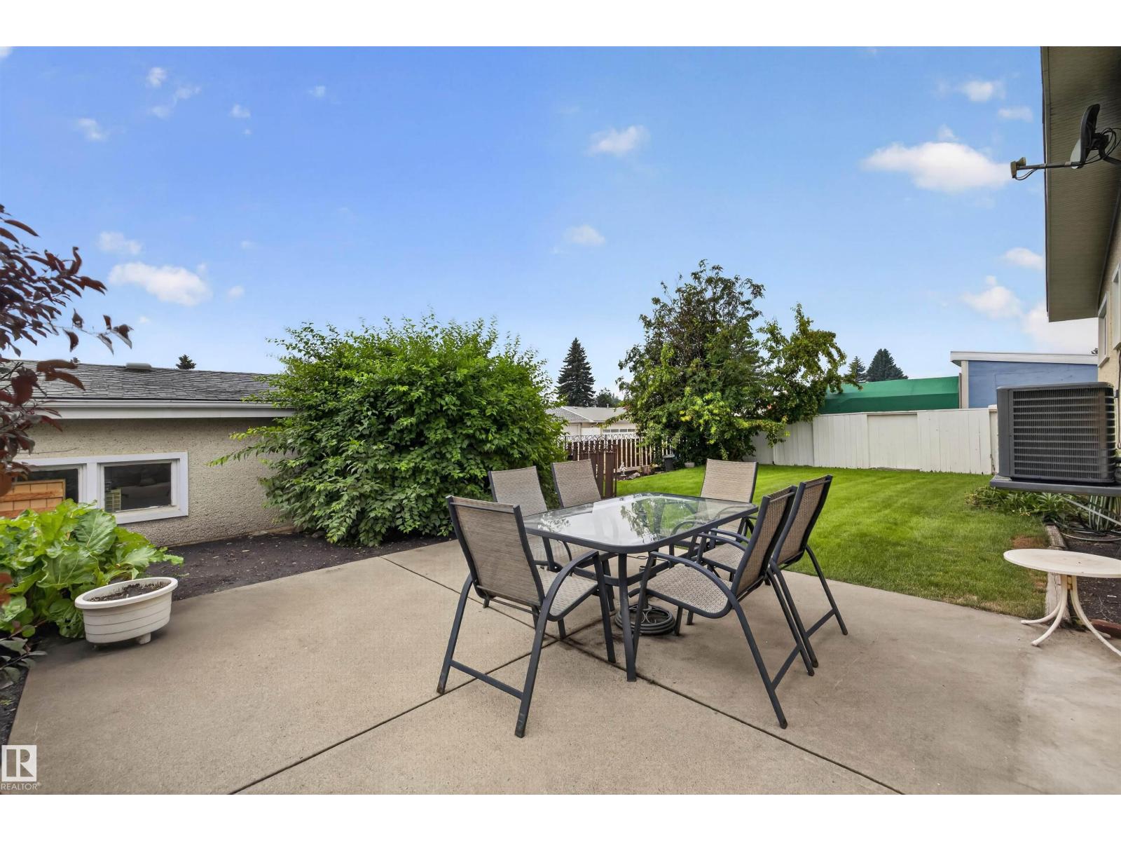 7011 141 Avenue NW NW NW - 33