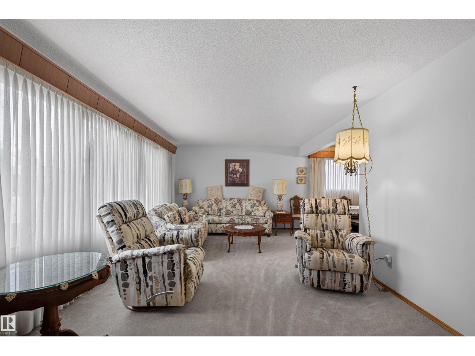 7011 141 Avenue NW NW NW - 6