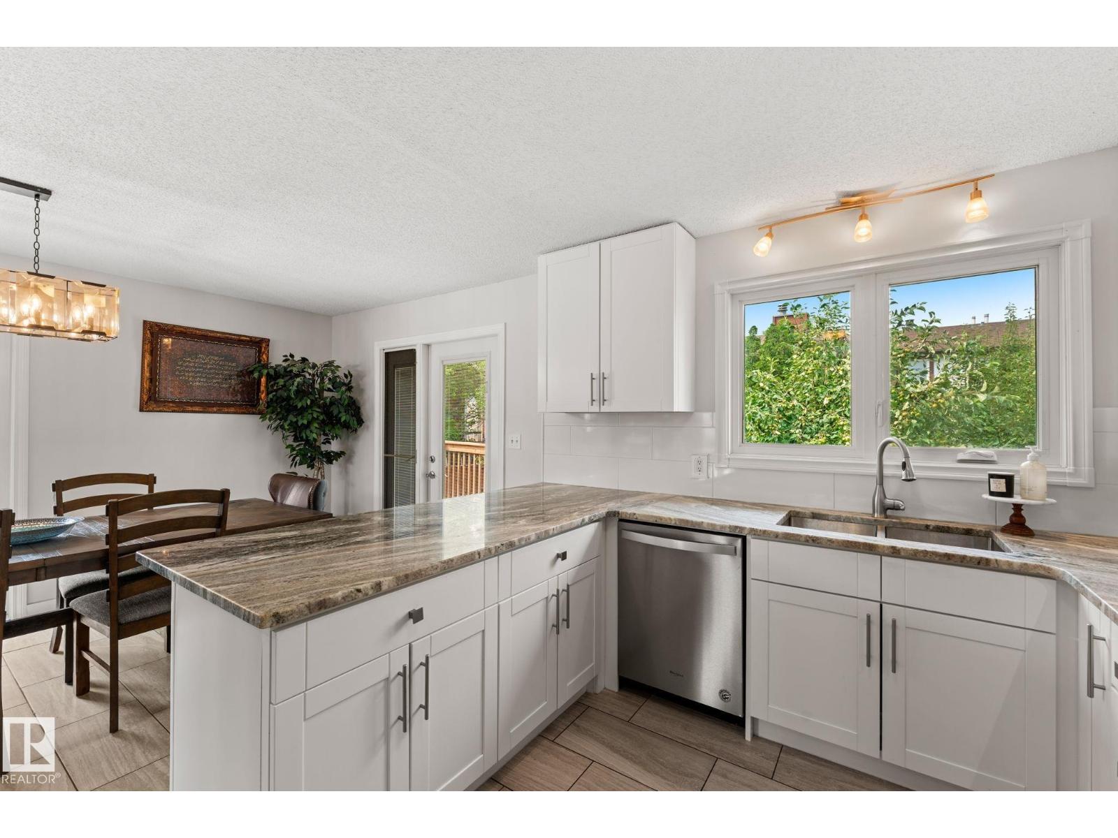 34 STIRLING RD NW - 10