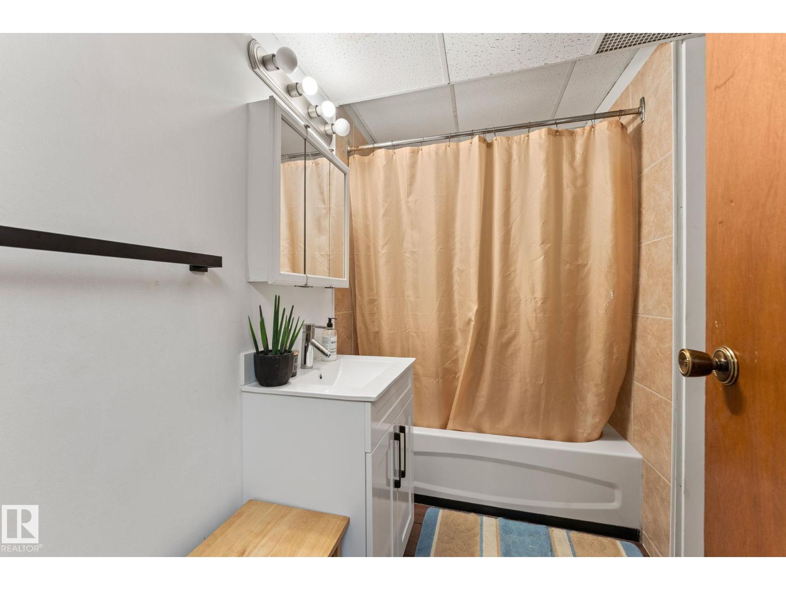 34 STIRLING RD NW - 32