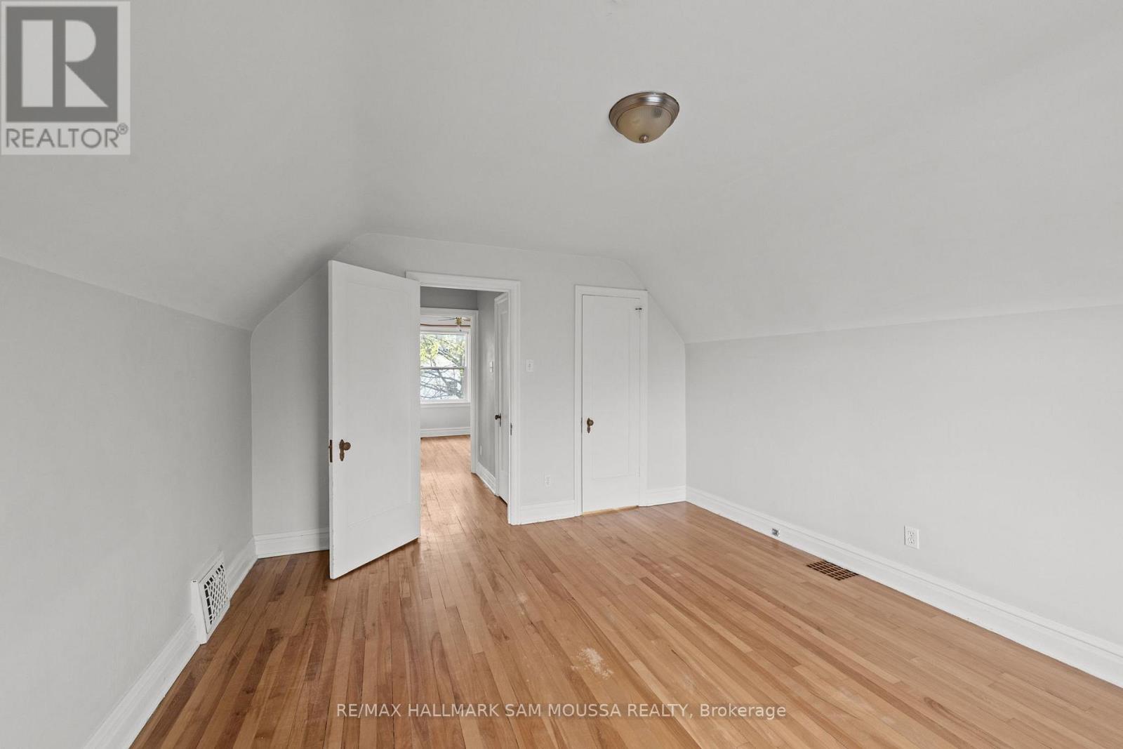 378 BYRON AVENUE - 16