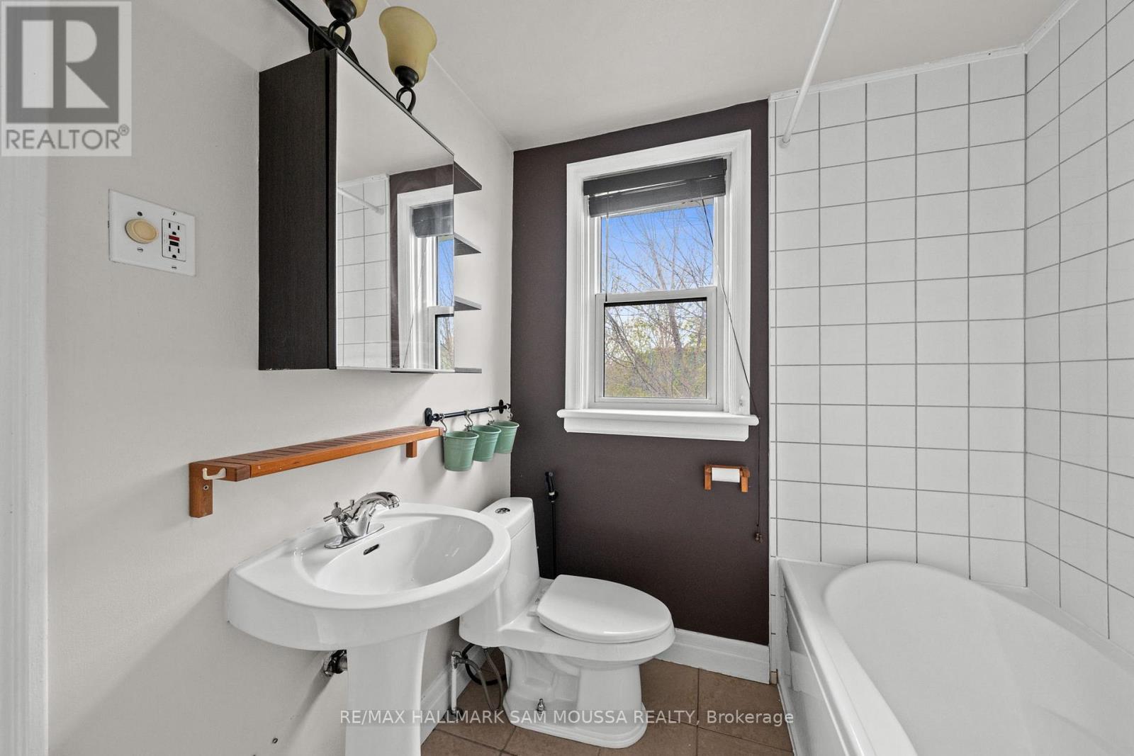 378 BYRON AVENUE - 20