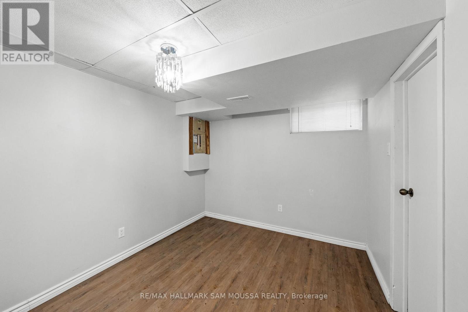 378 BYRON AVENUE - 24