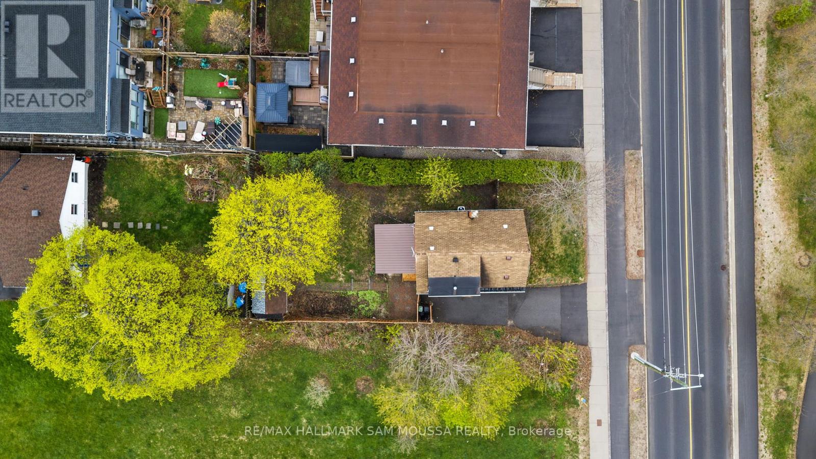 378 BYRON AVENUE - 34