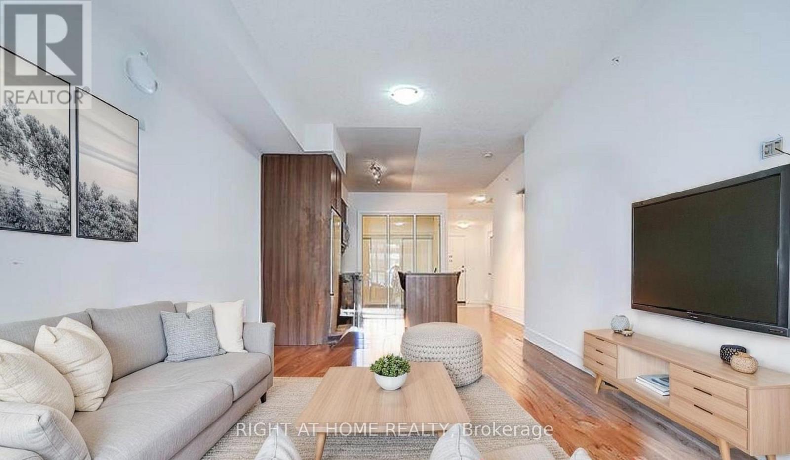 #205 9201 YONGE STREET - 11