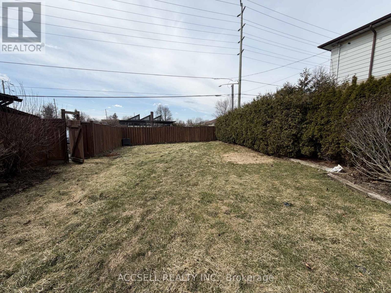 135 MOUNTAINVIEW ROAD S - 3