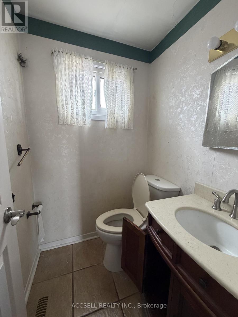 135 MOUNTAINVIEW ROAD S - 7