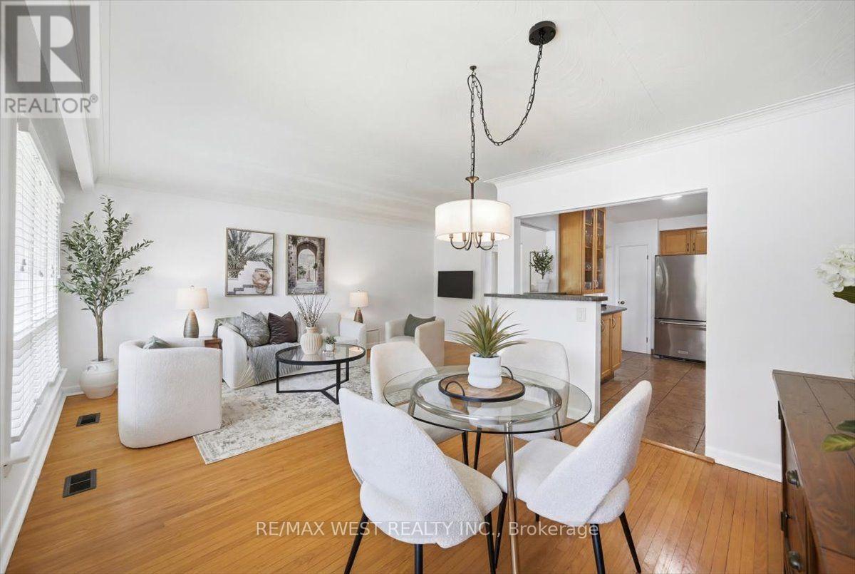 19 DECARIE CIRCLE - 13