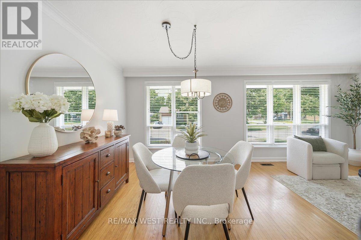 19 DECARIE CIRCLE - 15