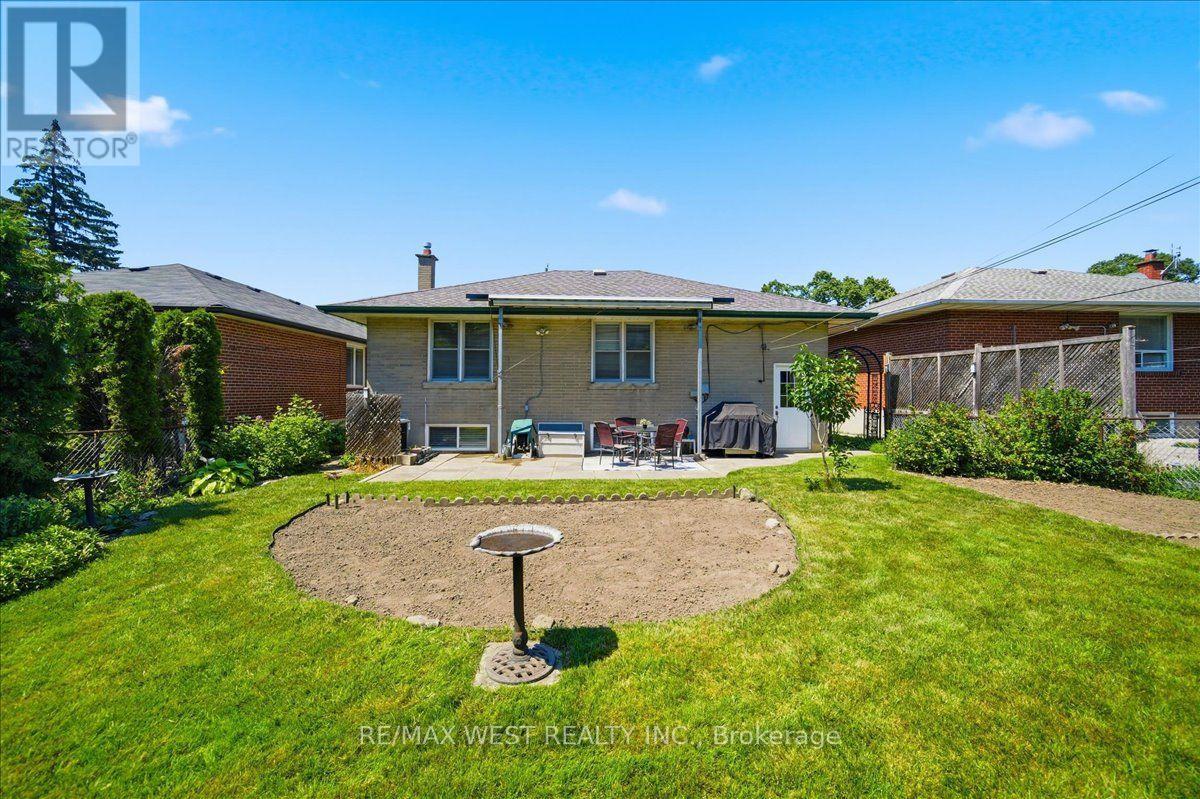 19 DECARIE CIRCLE - 43