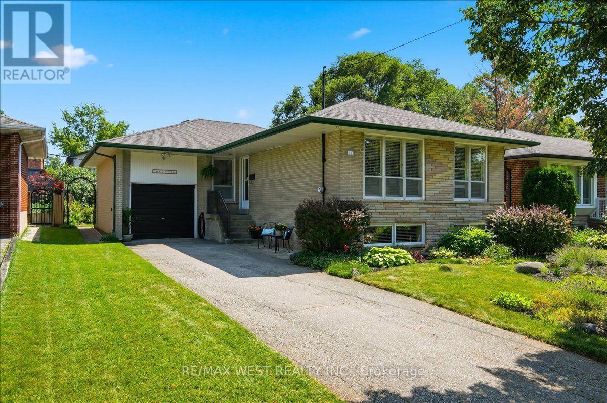 19 DECARIE CIRCLE - 45