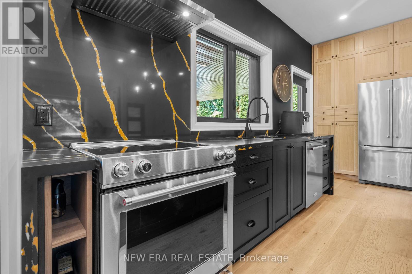 261 PINETREE WAY - Image 10