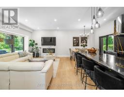 Family room - 261 Pinetree Way, Mississauga, ON L5G2R4 Photo 13